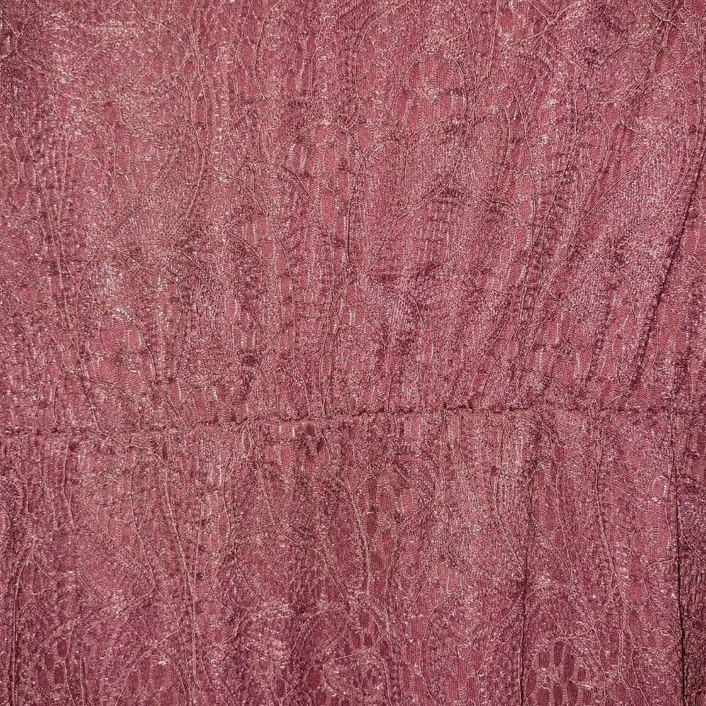 Red lace dress - Picture 5 of 8